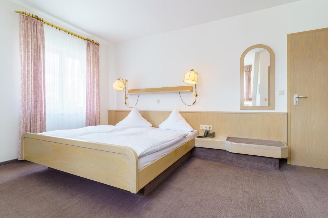 Hotel Sonne Готтмадинген Экстерьер фото